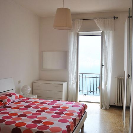 The Sweet Lake Nest Apartment Colonno Bagian luar foto
