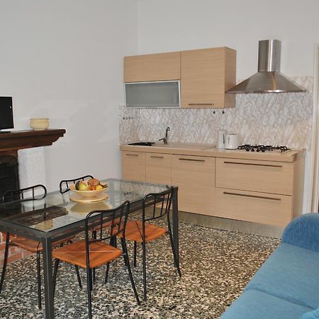 The Sweet Lake Nest Apartment Colonno Bagian luar foto