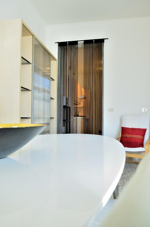 The Sweet Lake Nest Apartment Colonno Bagian luar foto