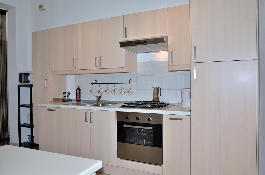 The Sweet Lake Nest Apartment Colonno Bagian luar foto